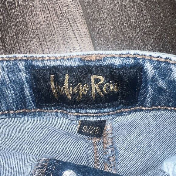 Indigo Rein Distressed Denim Shorts with Frayed Hem - Picture 3 of 3